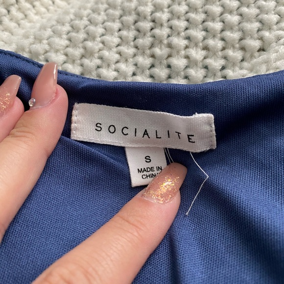 SOCIALITE LACE DRESS - Picture 3 of 4